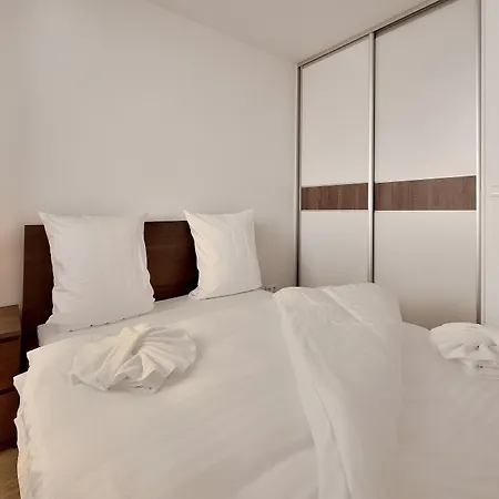 Apartment Apollis Business&budget By Ambiente Bratislava