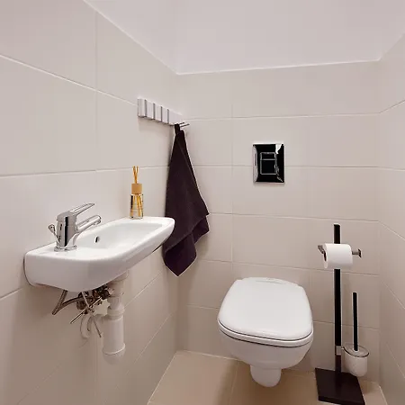 Apollis Business&budget By Ambiente Апартаменты Братислава