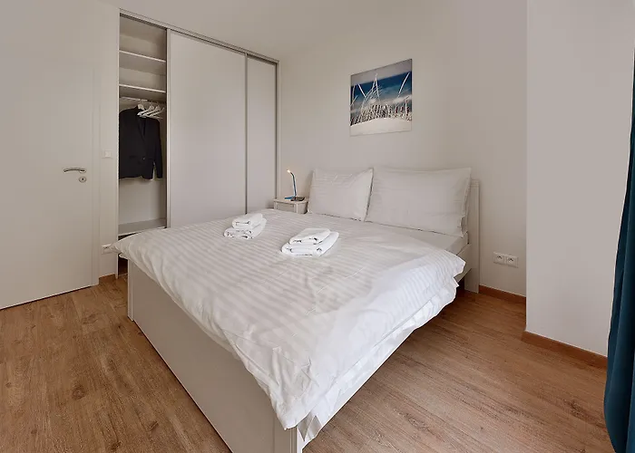 Apollis Business&budget By Ambiente * Bratislava